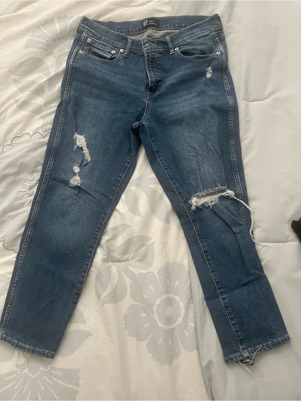 GAP Boyfriend Jeans in Dark Blue with Distressed Knees
